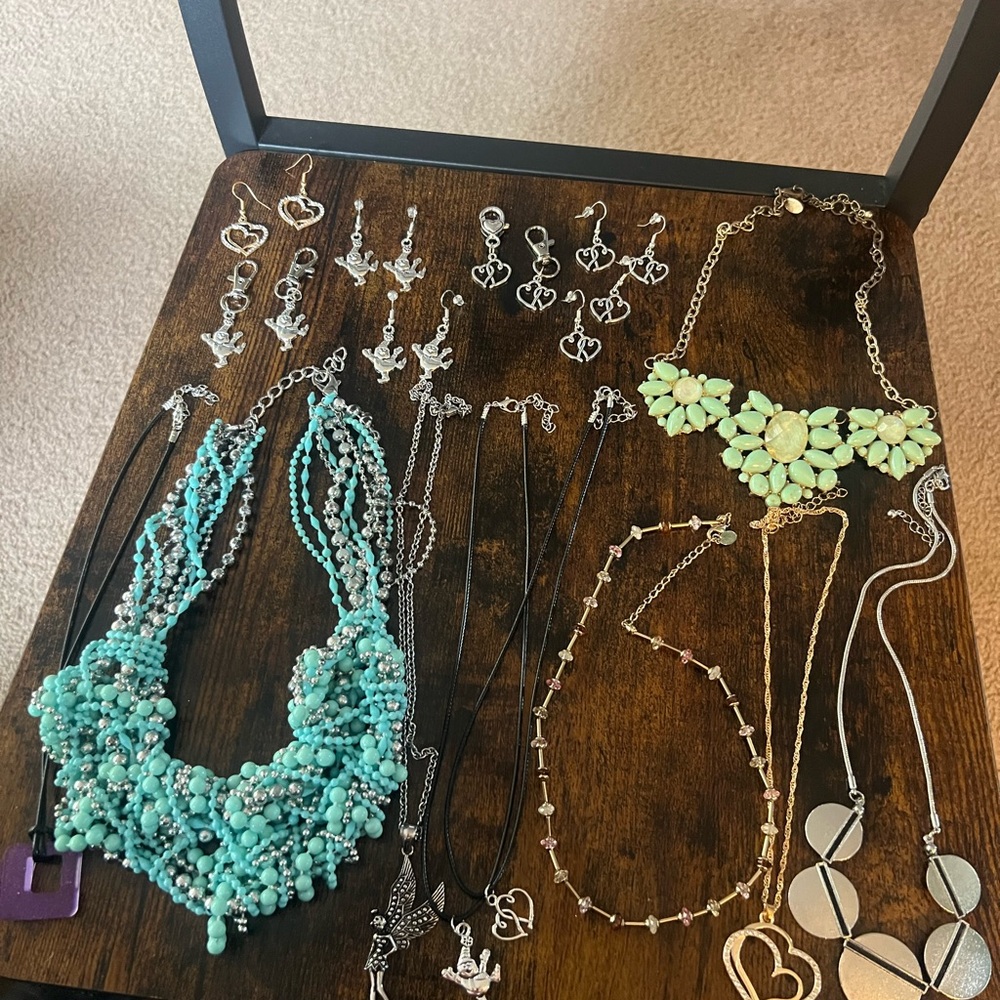 Elegant Turquoise Beaded Necklace